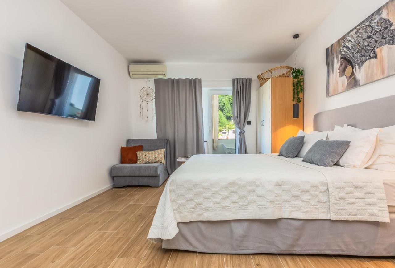 Apartmani Nikola Baška Voda Exteriör bild
