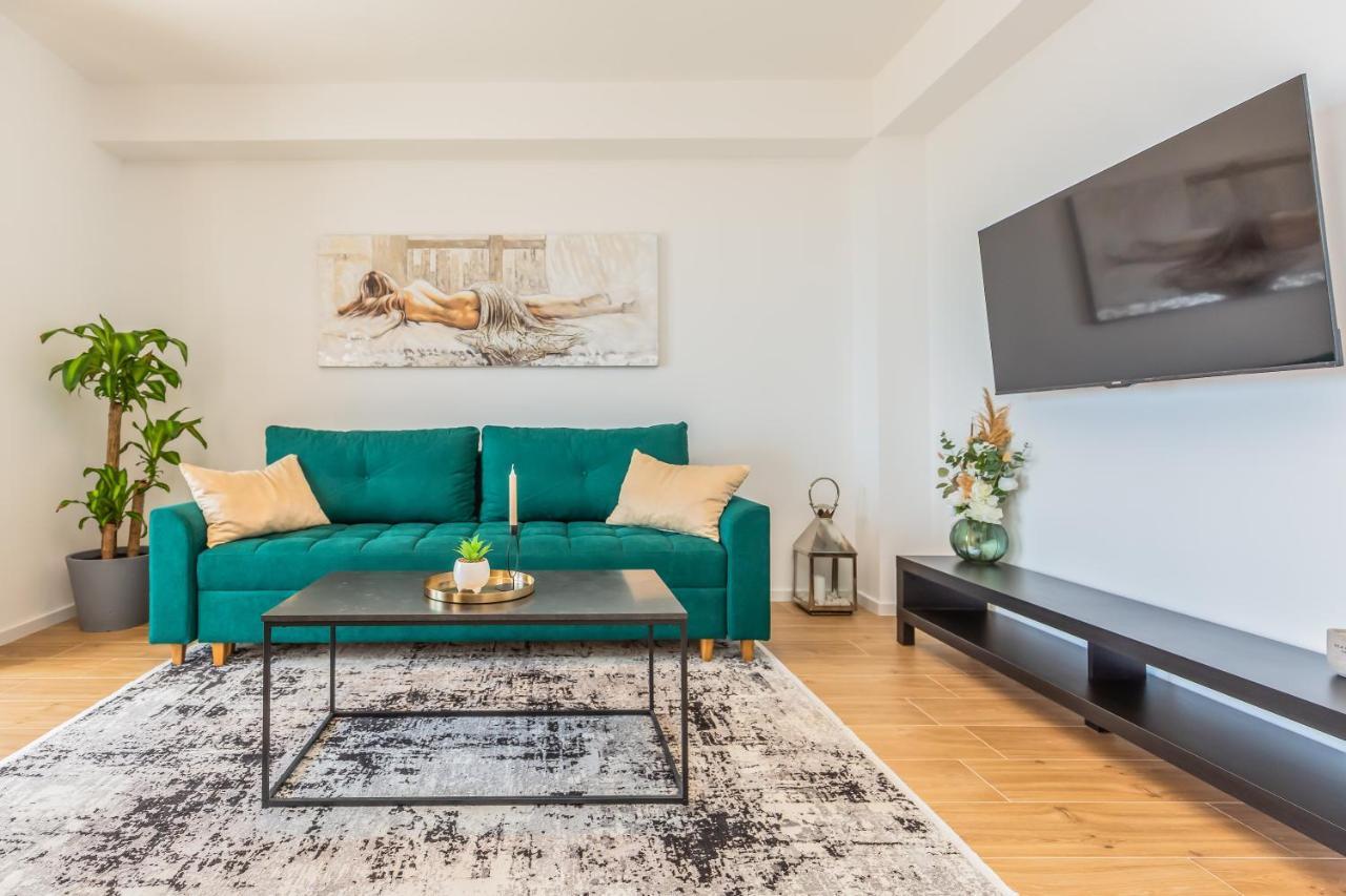 Apartmani Nikola Baška Voda Exteriör bild