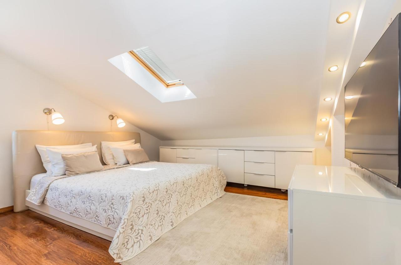 Apartmani Nikola Baška Voda Exteriör bild
