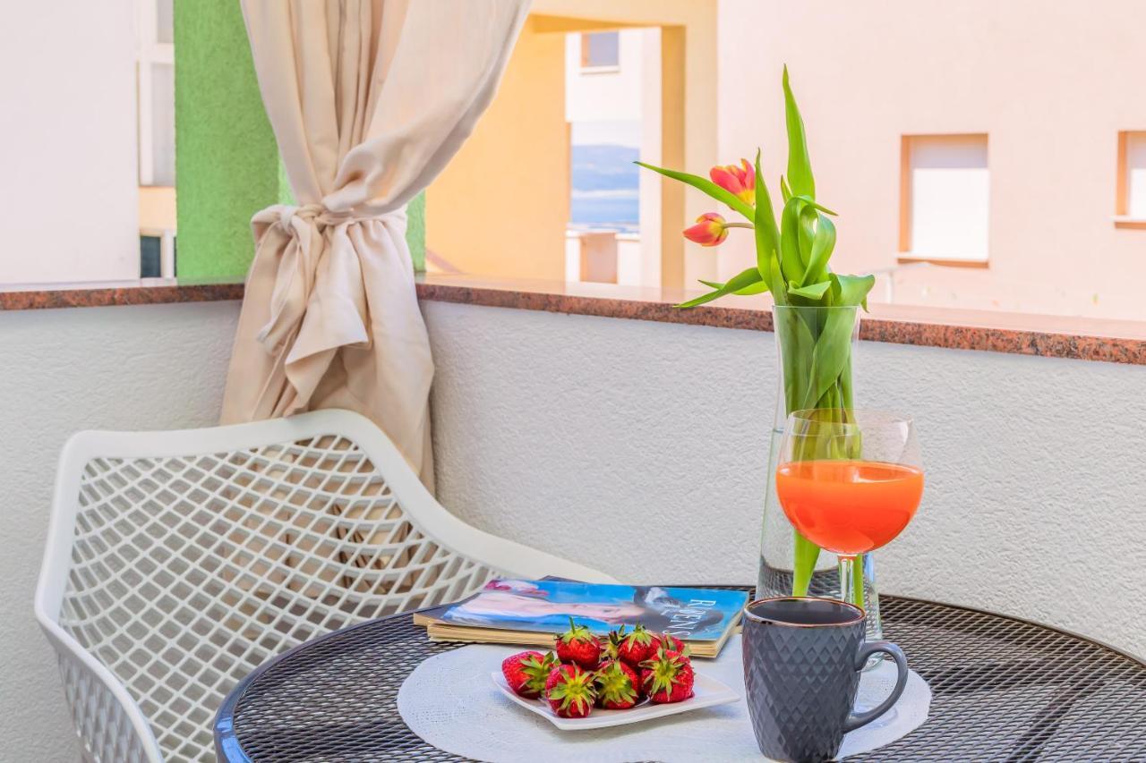 Apartmani Nikola Baška Voda Exteriör bild