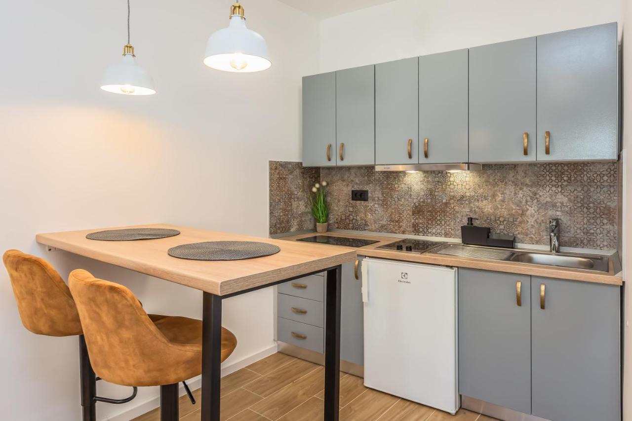Apartmani Nikola Baška Voda Exteriör bild