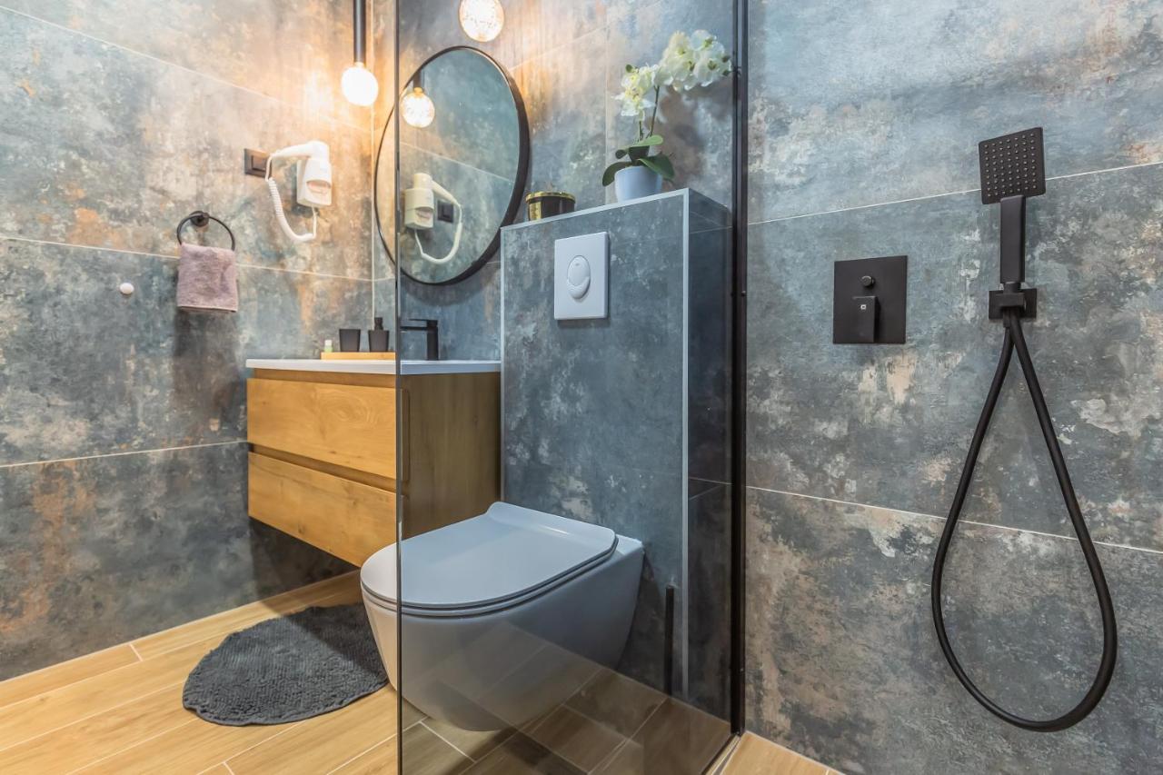 Apartmani Nikola Baška Voda Exteriör bild