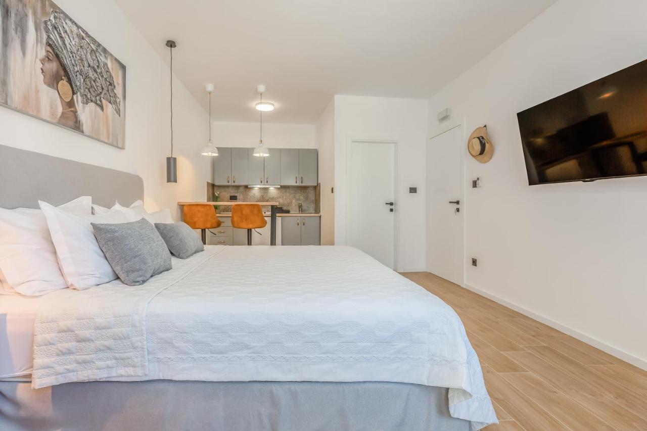 Apartmani Nikola Baška Voda Exteriör bild