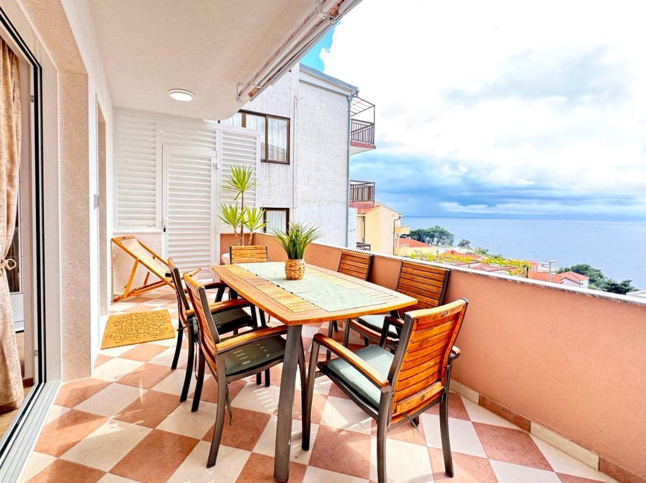 Apartmani Nikola Baška Voda Exteriör bild