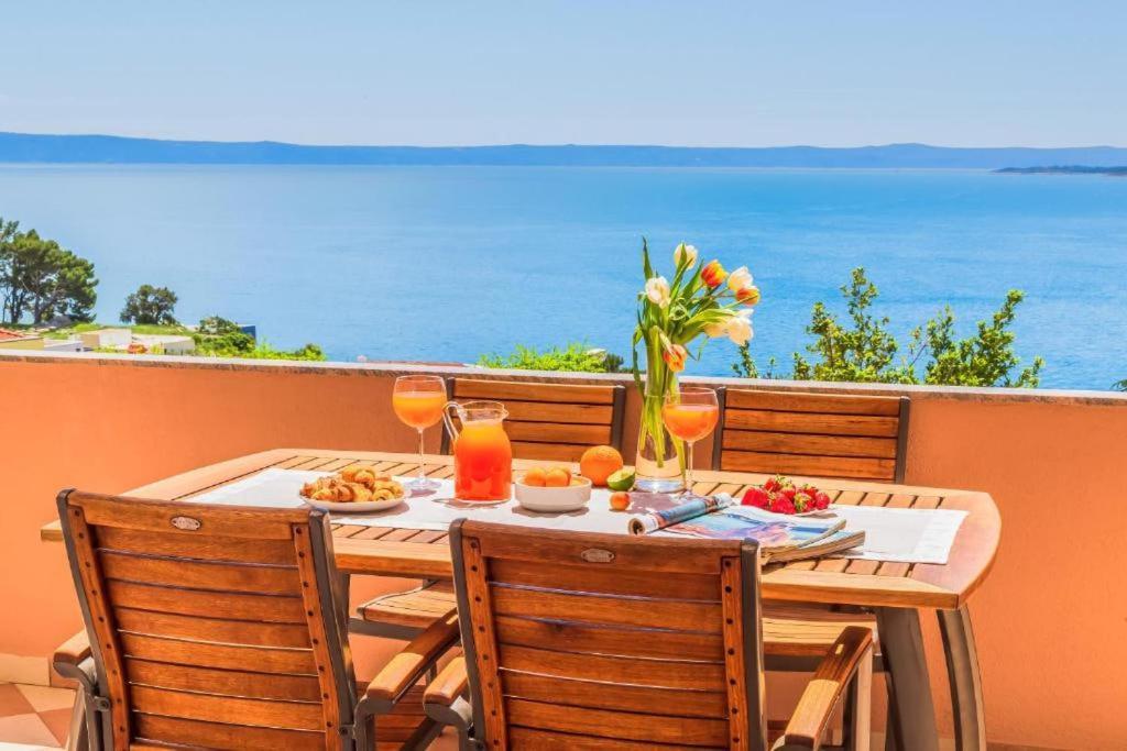Apartmani Nikola Baška Voda Exteriör bild